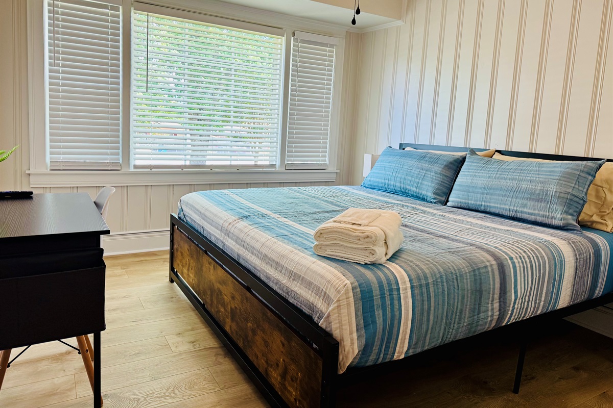 KING Bedroom with Smart TV, Nectar Mattress and desk area