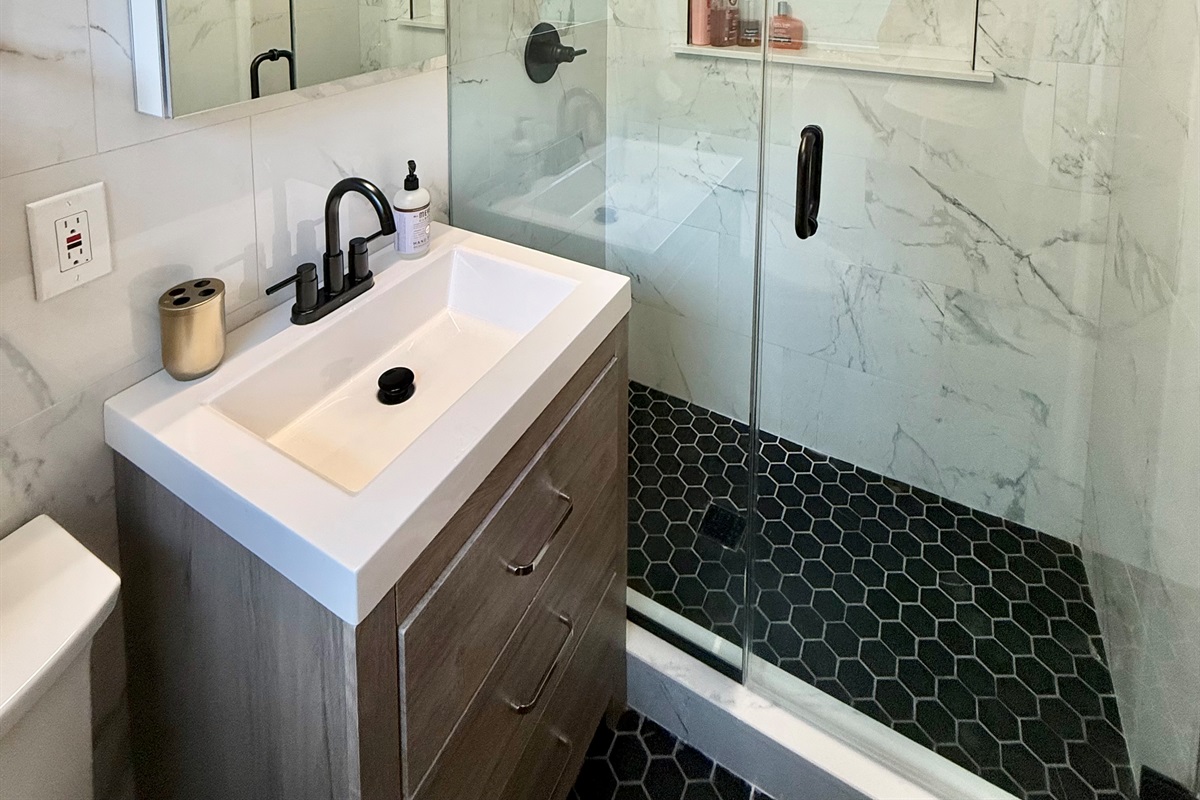 Ensuite bathroom in primary bedroom