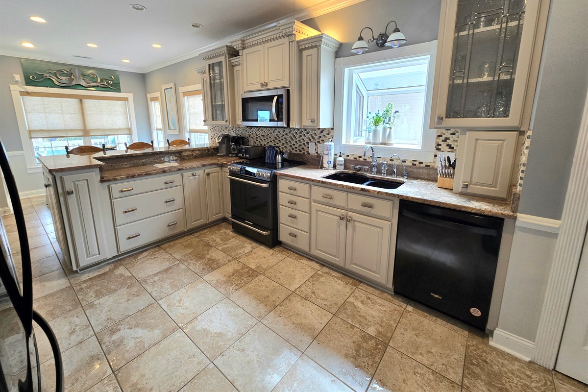 Full Kitchen w/ Dishwasher