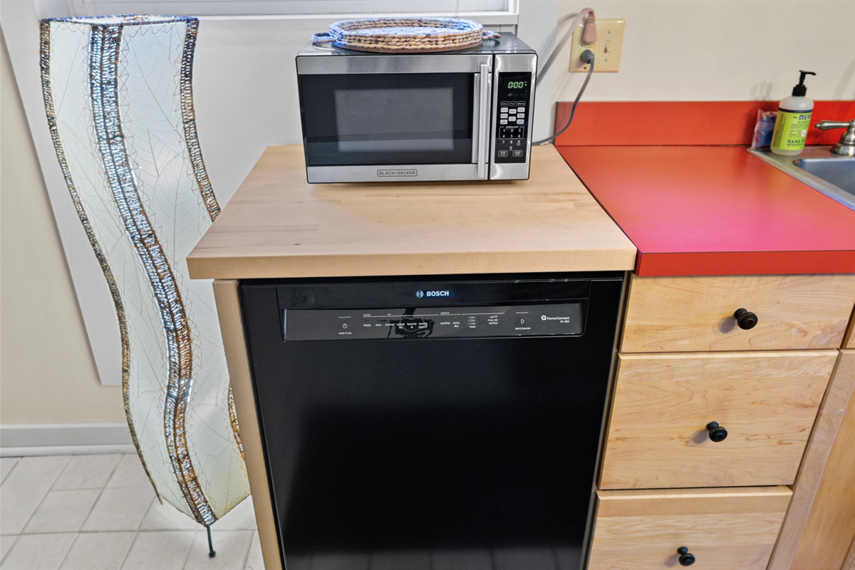 Eat in or dine out with restaurants only steps from your door!