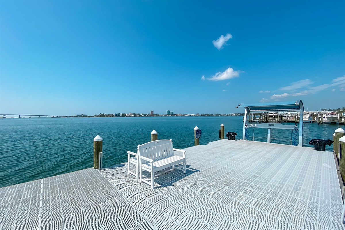 Step into a world of serene waterfront living. From the private marina to the resort-style amenities and breathtaking bay views, these properties offer a lifestyle of unparalleled tranquility and elegance.