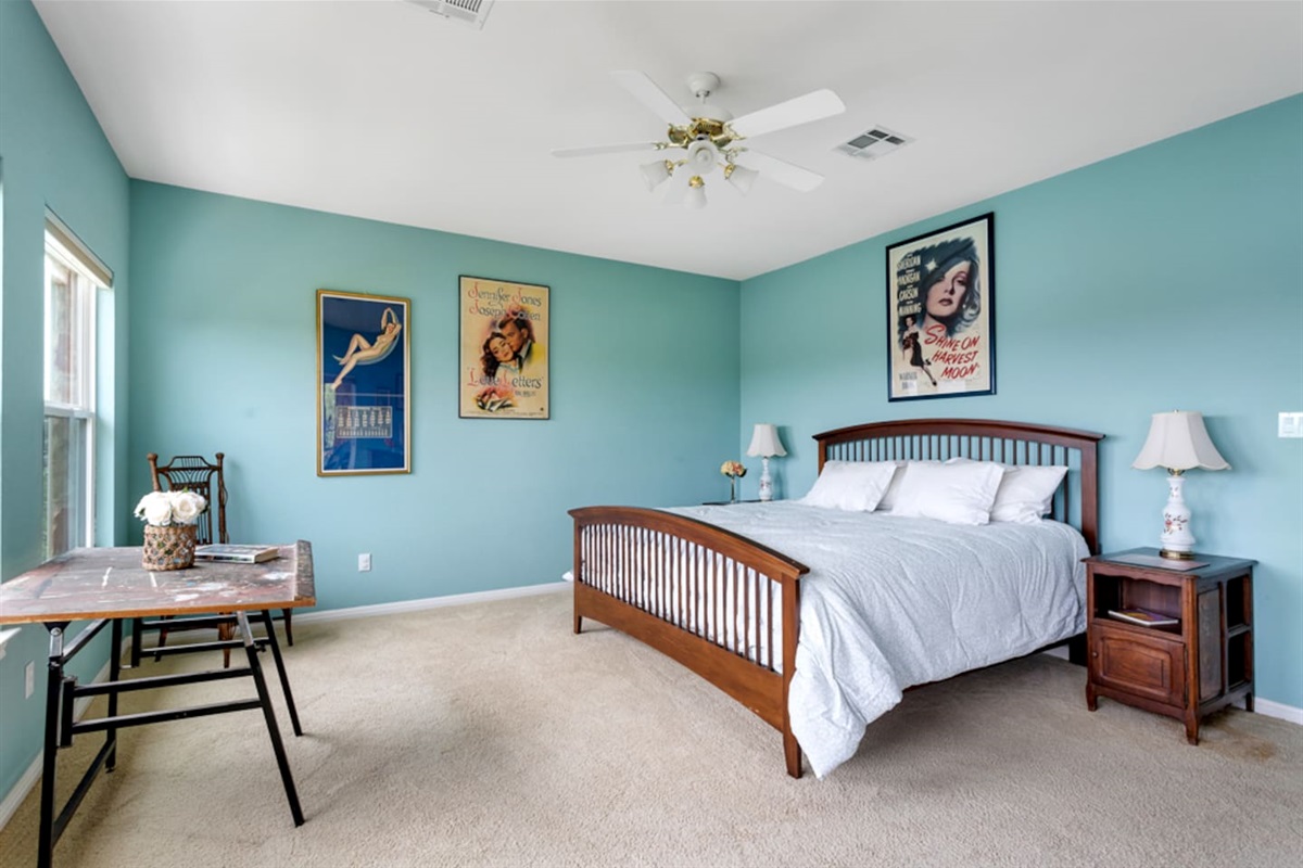 Master with king size bed