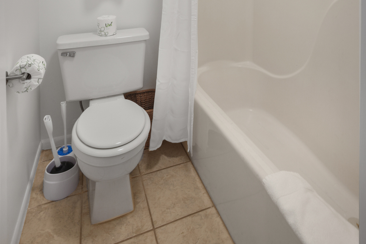 Full Bathroom