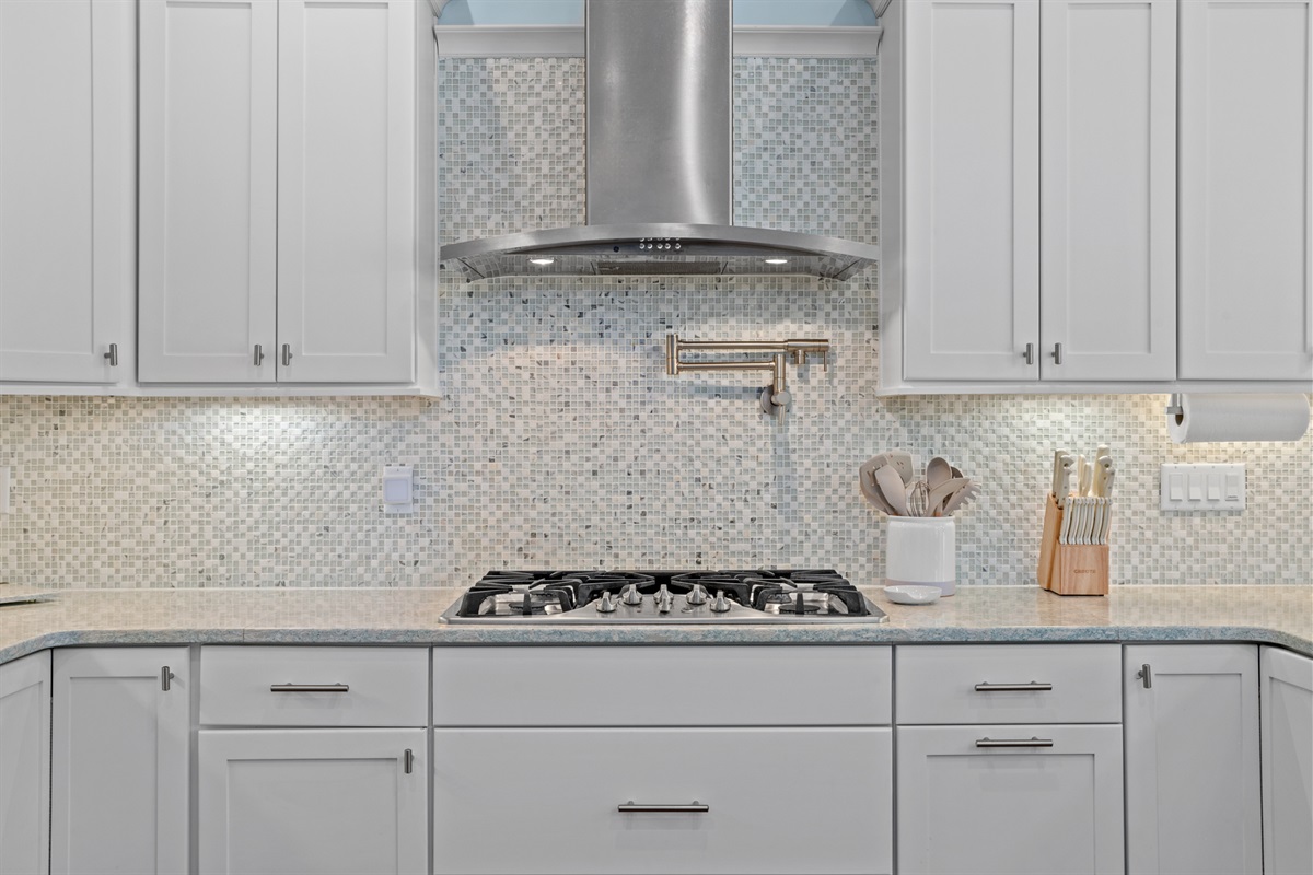 Whip up magic in a kitchen that’s been thoughtfully stocked with all the essential cookware.