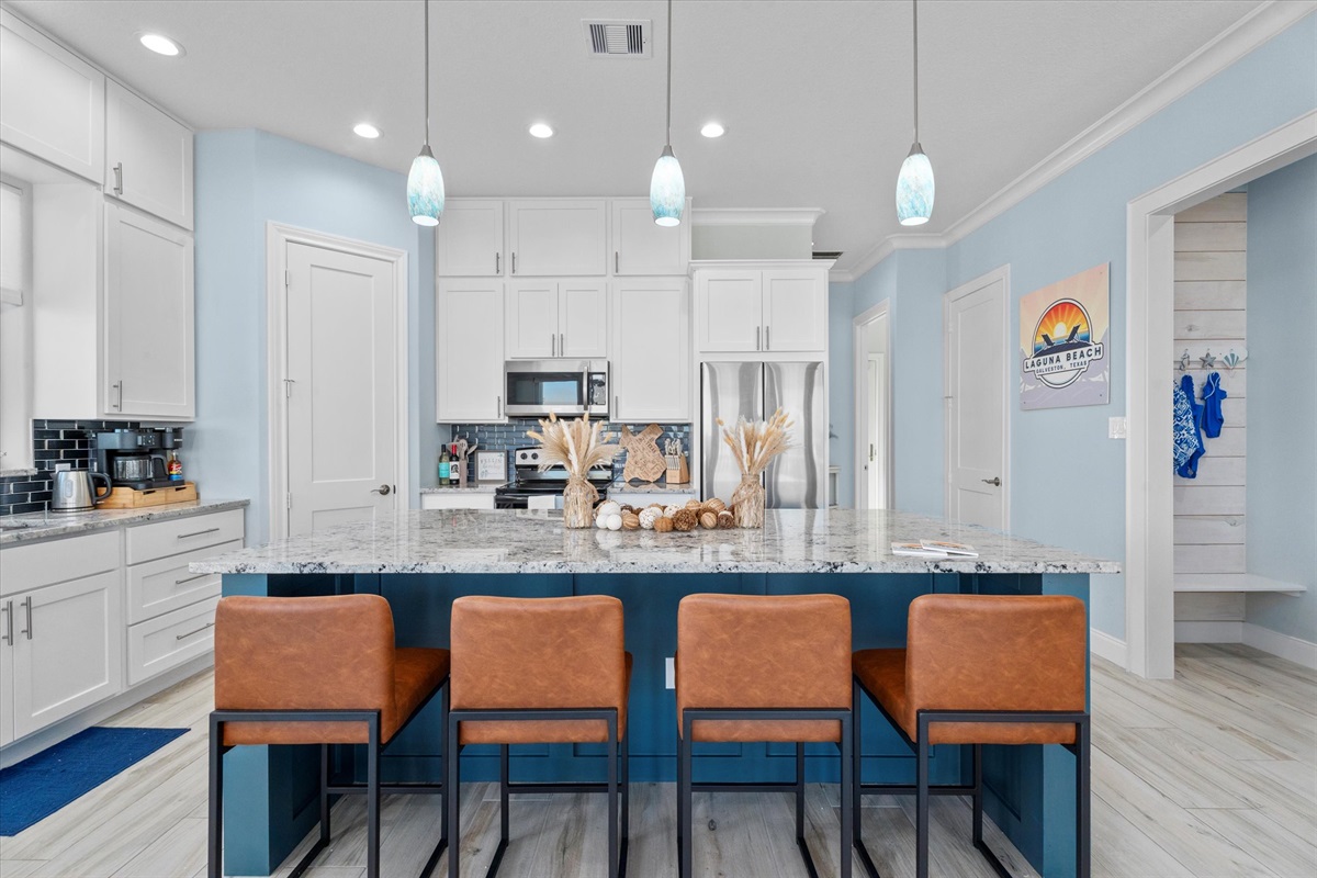 fcb8222763164e70984267fb5c44fa20 Large | Beachhouse | Texas | TX | Vacation Homes | Galveston | Crystal Beach | Kokomo | Breezy Days | Beachfront Elegance | Sunrise Serenity | Southern Sands Property Management, LLC