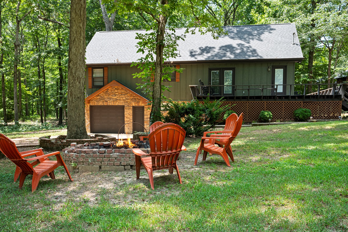 Cabin Exterior | Front Yard (summer time)