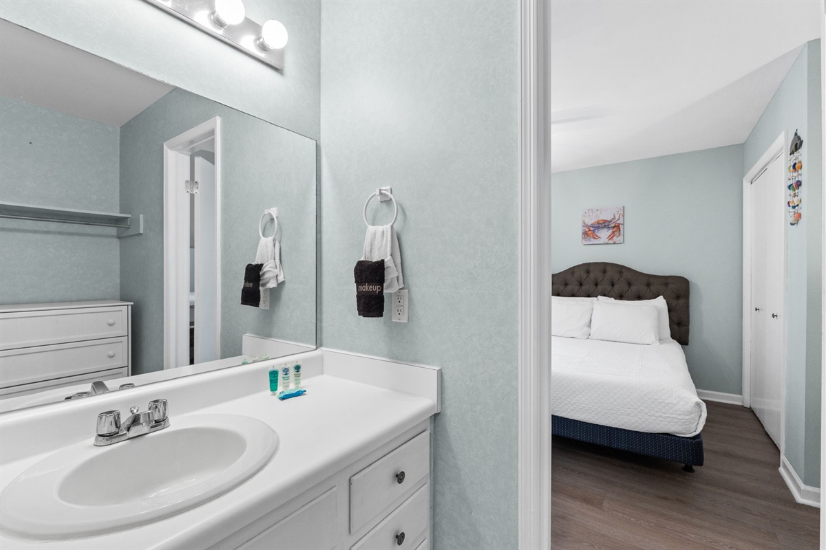 Bathroom 2 upstairs with Jack and Jill entrance and separate vanities for each bedroom