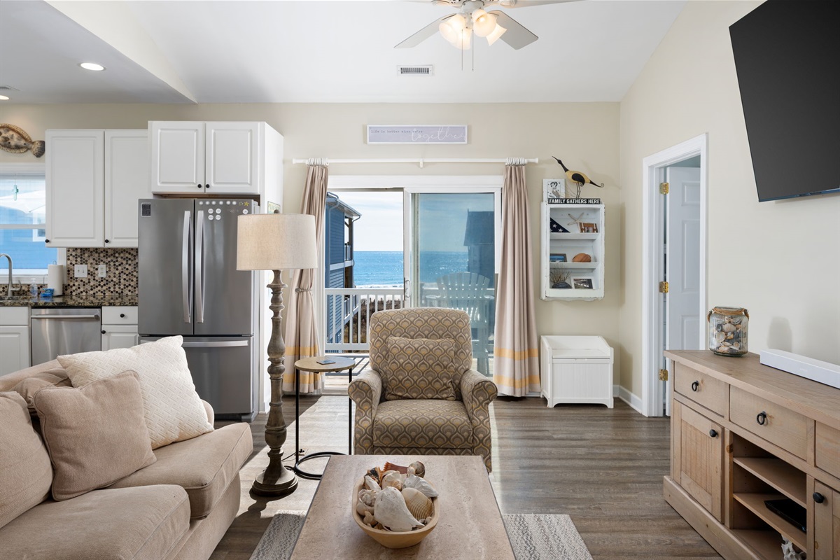 Cozy & Comfortable Living - Ocean Views