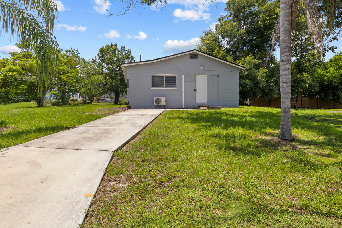 Attached studio unit has its own separate driveway.