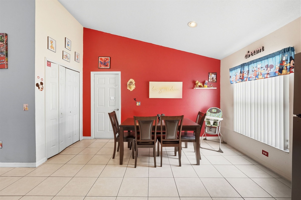 Dining Area for 6
