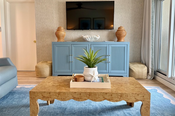 Freshly decorated in a refined coastal style, blending natural textures and calming tones for a laid-back beach feel.