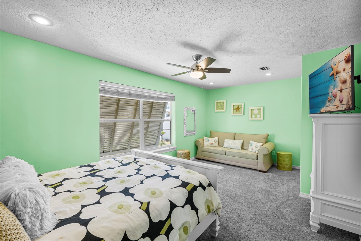 Queen bed + queen sleeper sofa in another bedroom on the 3rd floor + full private bathroom