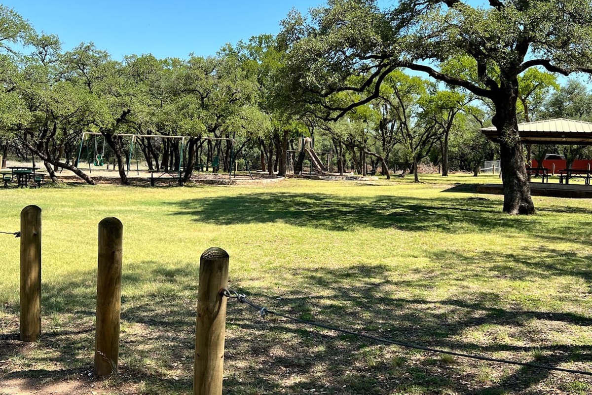 Access to Multiple LVPOA Parks just a few blocks away