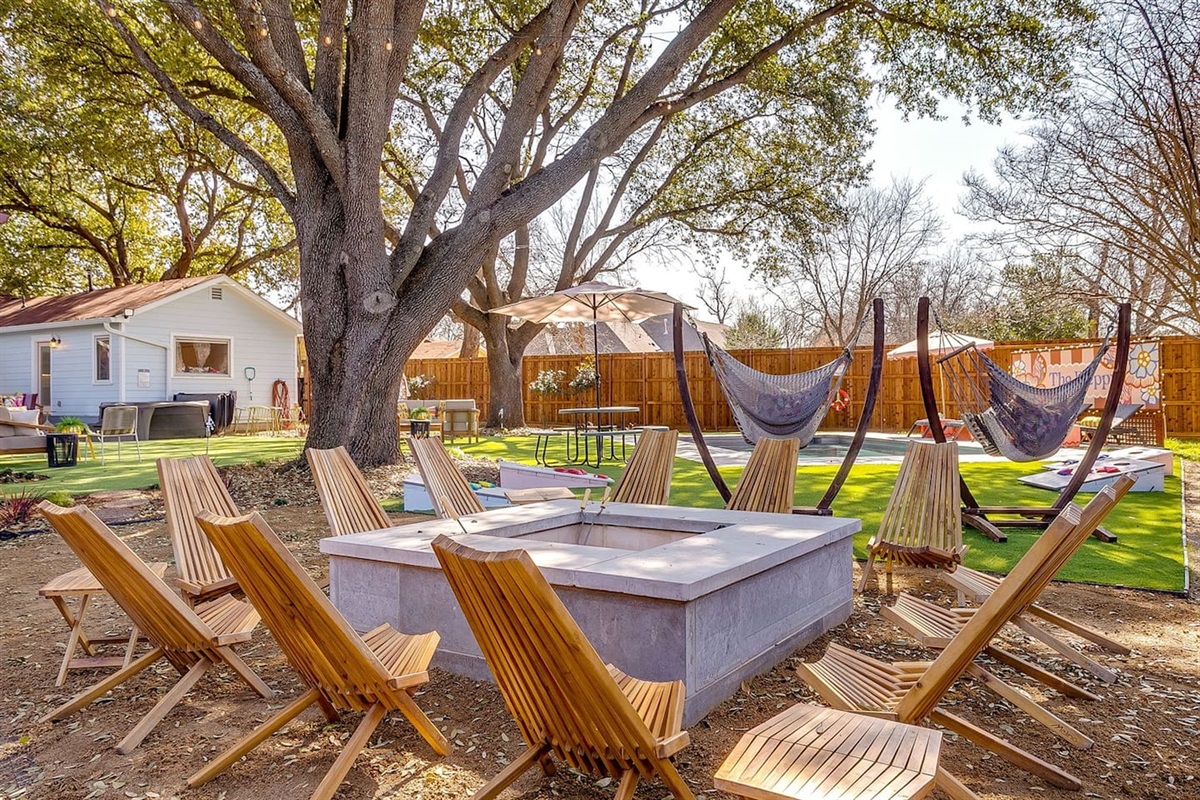 Firepit lounge designed for relaxed evening gatherings