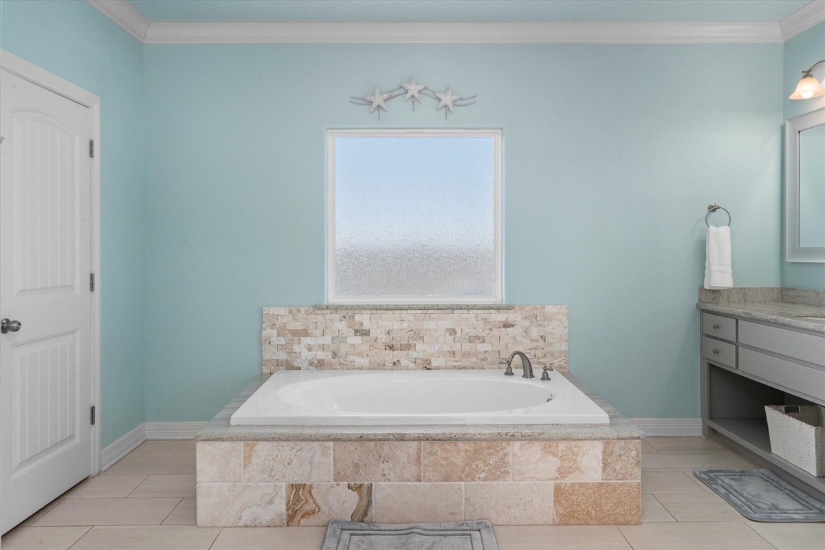 fcfb8557c7344c2e9133d9d803e10a3e Large | Beachhouse | Texas | TX | Vacation Homes | Galveston | Crystal Beach | Kokomo | Breezy Days | Beachfront Elegance | Sunrise Serenity | Southern Sands Property Management, LLC