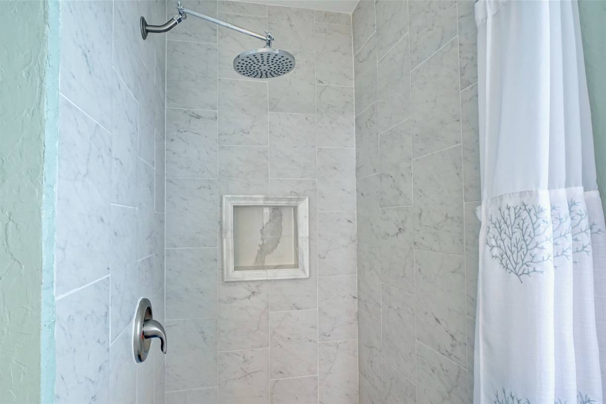 Rainshower head in Main Bathroom