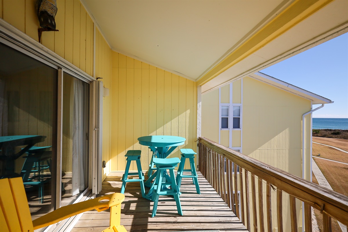 Balcony seating for meals and drinks!