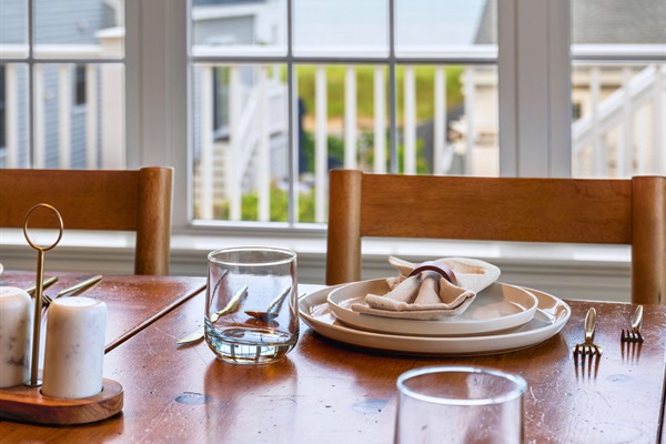 A dining space that welcomes you to enjoy both the food and the company