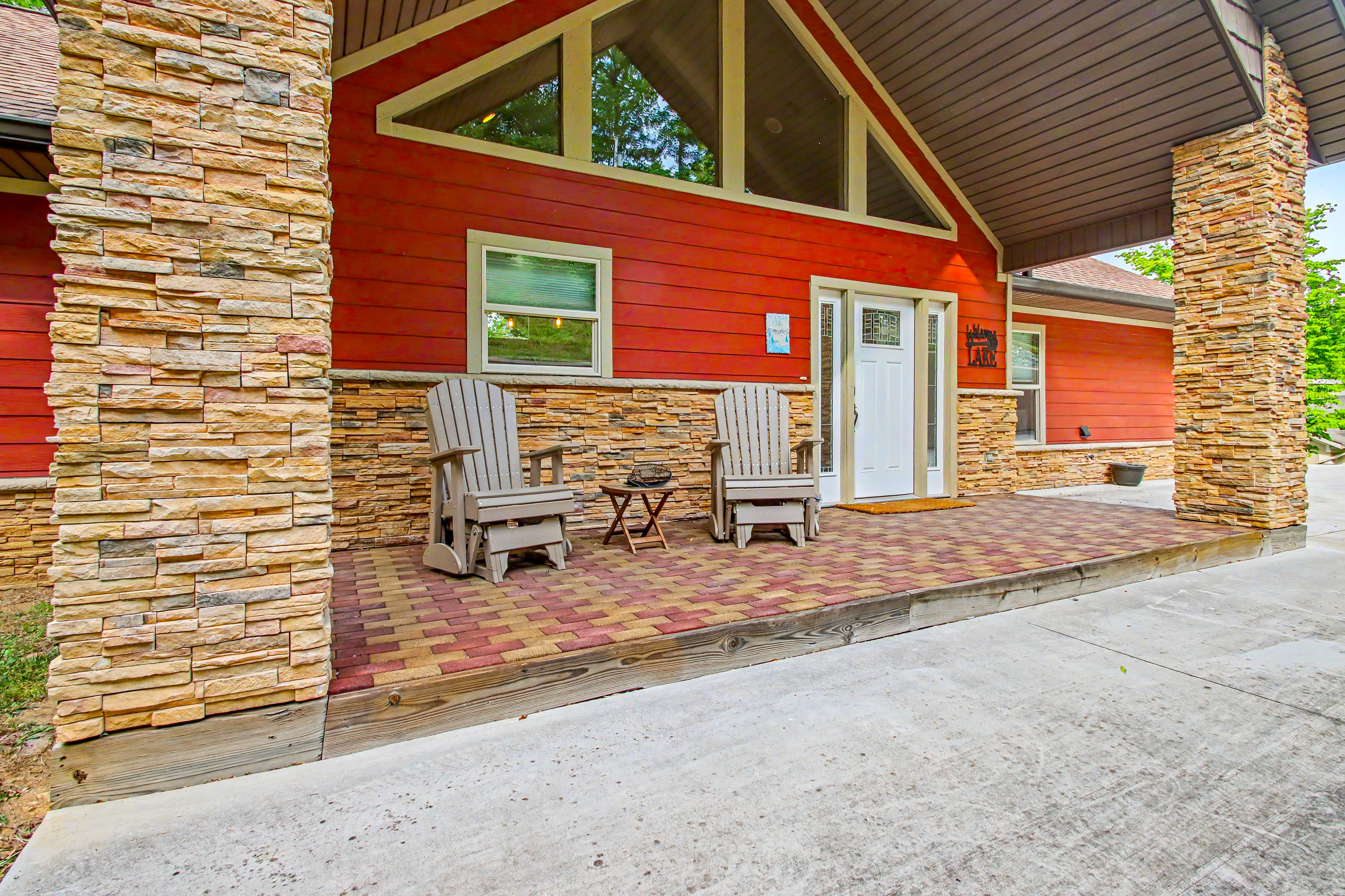 Welcoming front porch!