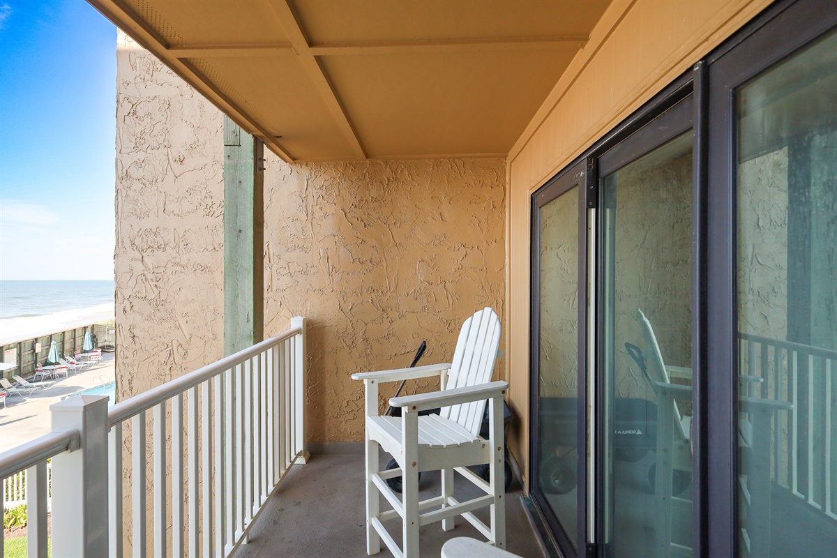 Cozy furnishings for enjoying the ocean views