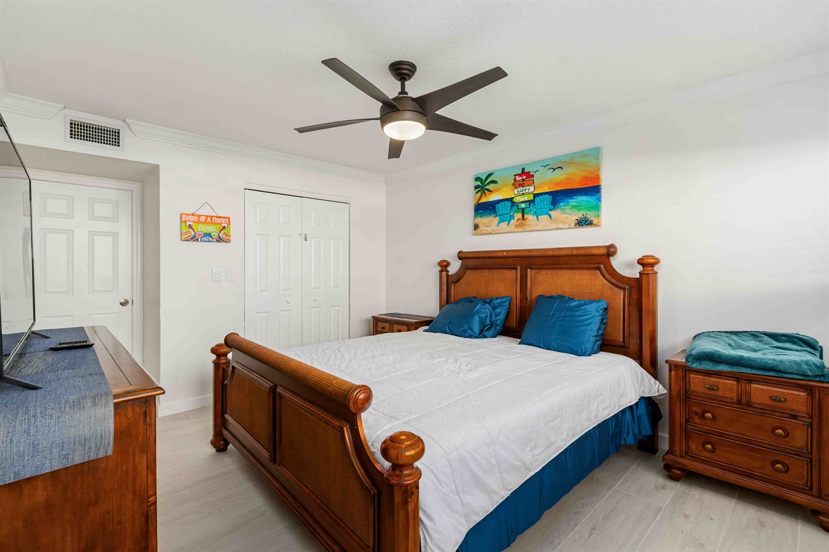 Main Bedroom Sleeps 2