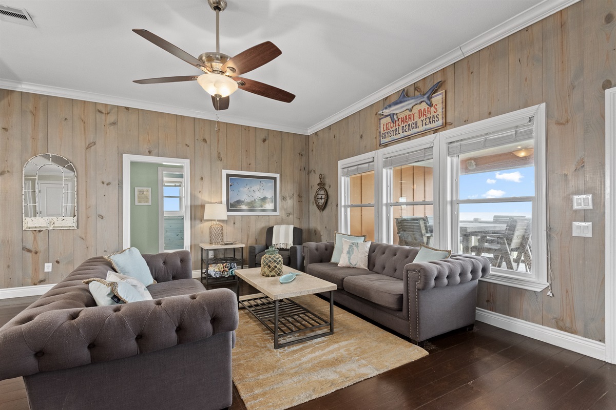 fd140ce0b4c24960b726a0bd0fb20c0e Large | Beachhouse | Texas | TX | Vacation Homes | Galveston | Crystal Beach | Kokomo | Breezy Days | Beachfront Elegance | Sunrise Serenity | Southern Sands Property Management, LLC