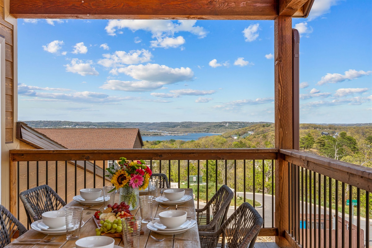 Gather around the table and enjoy outdoor dining with scenic Table Rock Lake views.