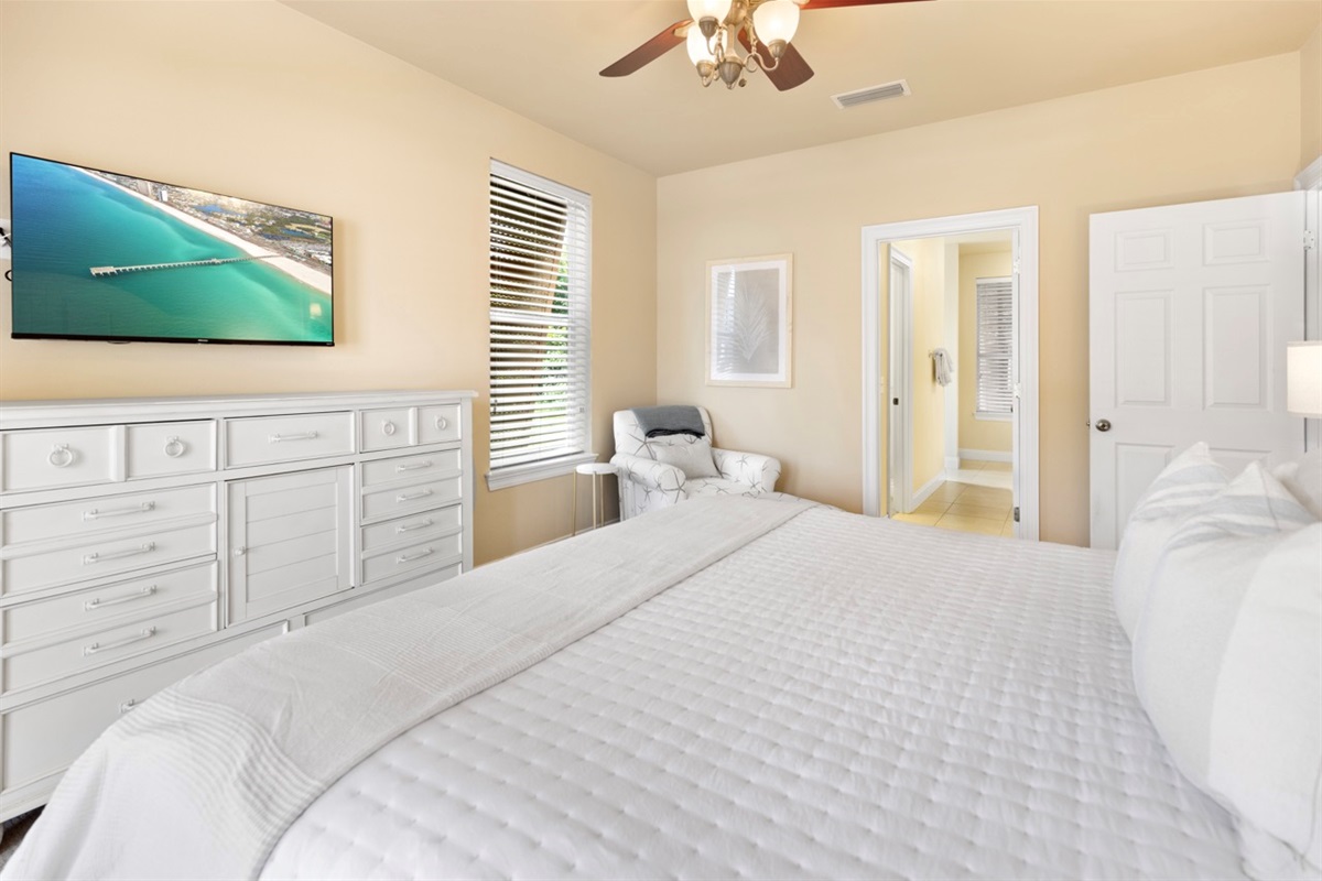 Master Bedroom (1st Floor)