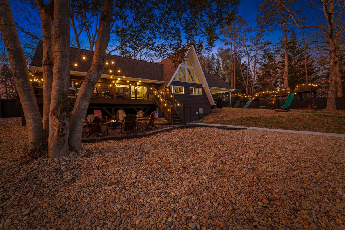 Quiet mornings, unhurried evenings, and space to simply be together define River Retreat.  We hope you enjoy your stay!