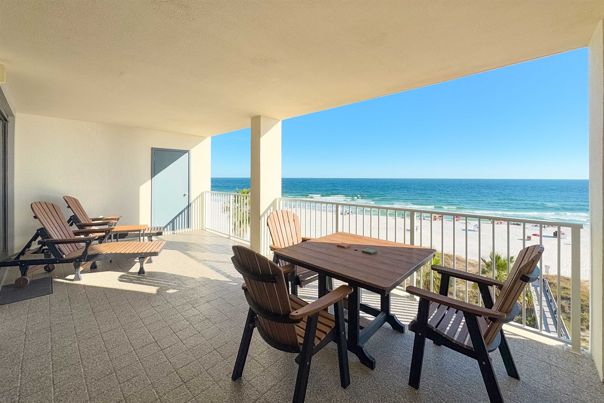 Unwind on your exclusive outdoor retreat. Spectacular panoramic views and absolute privacy—your perfect spot to soak it all in.