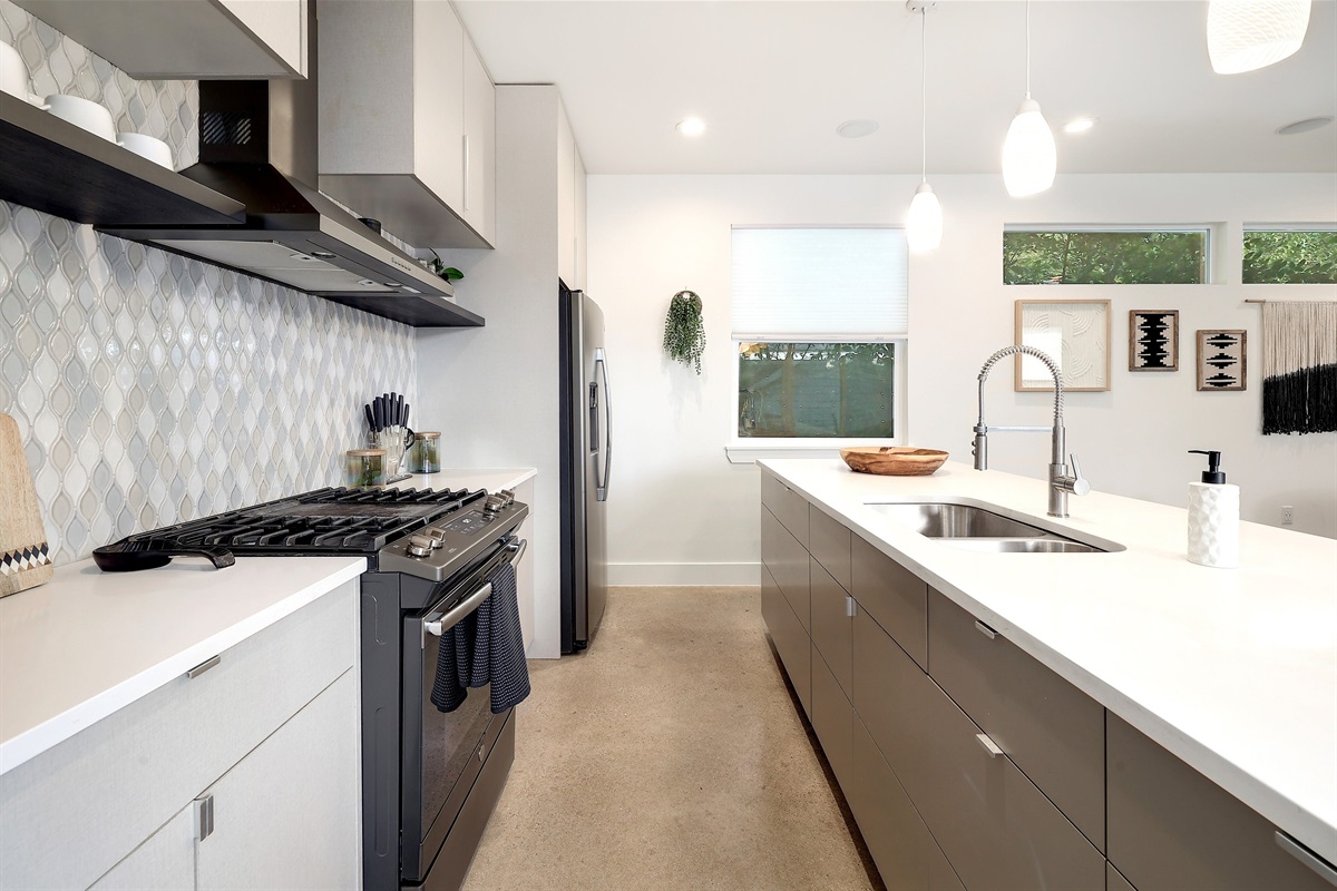 Fully equipped kitchen