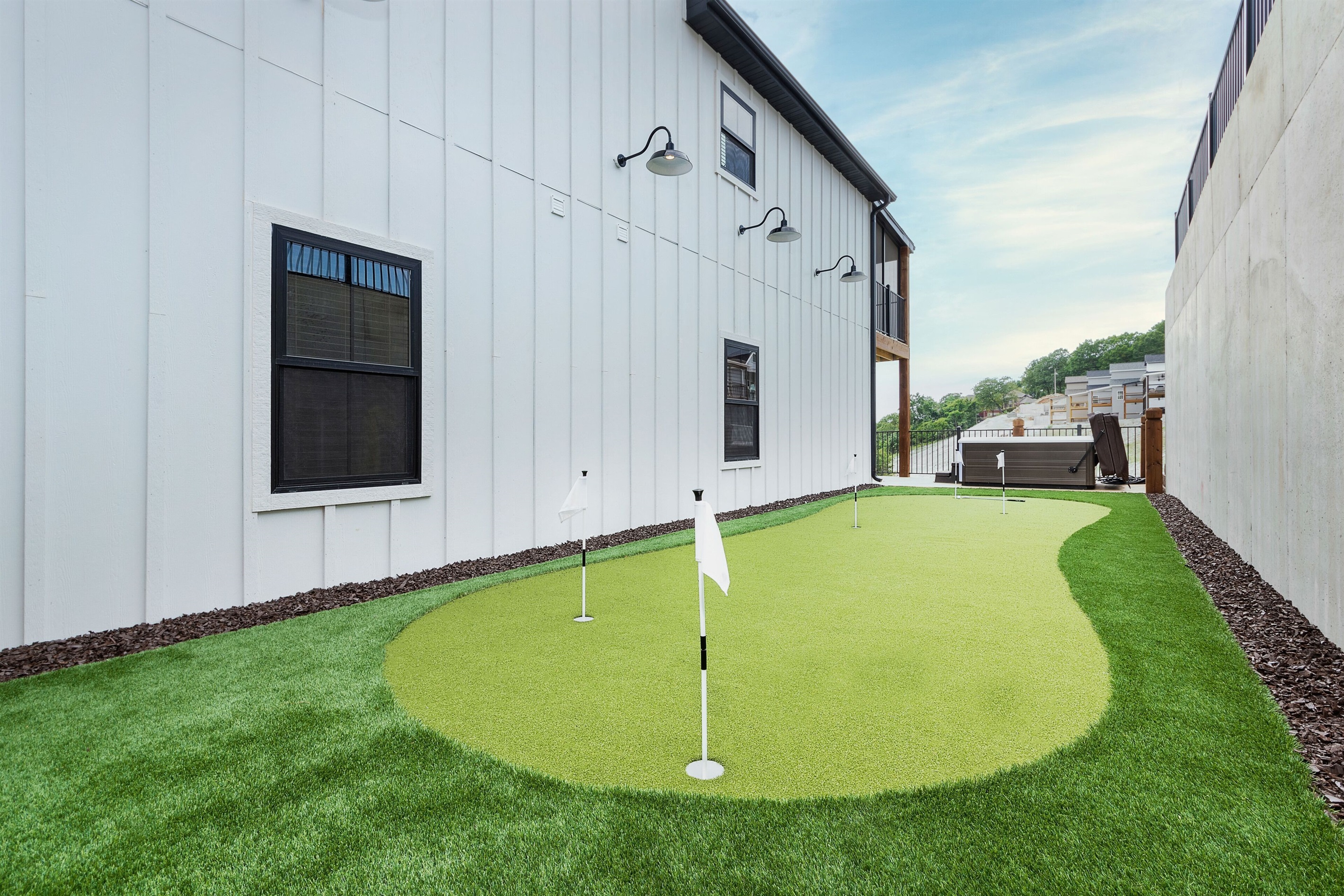 Yes, your very own professional private putting green!