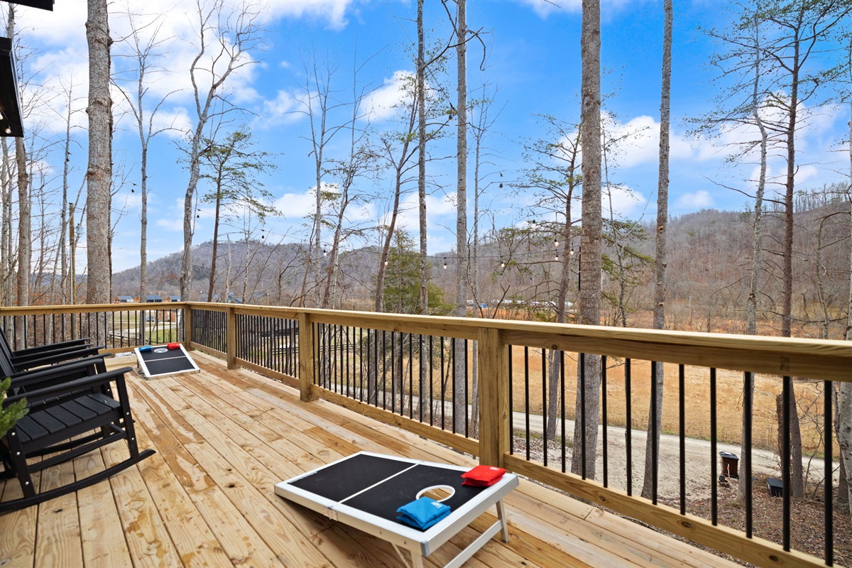 Challenge your friends to cornhole while soaking in the scenery. 