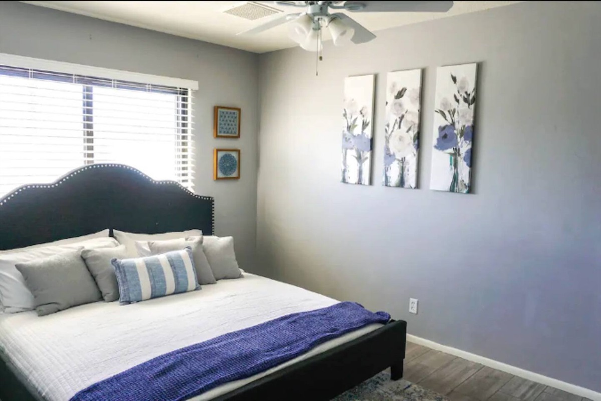 2nd bedroom with Queen B