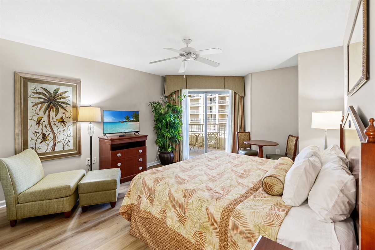 Studio Bedroom - King bed