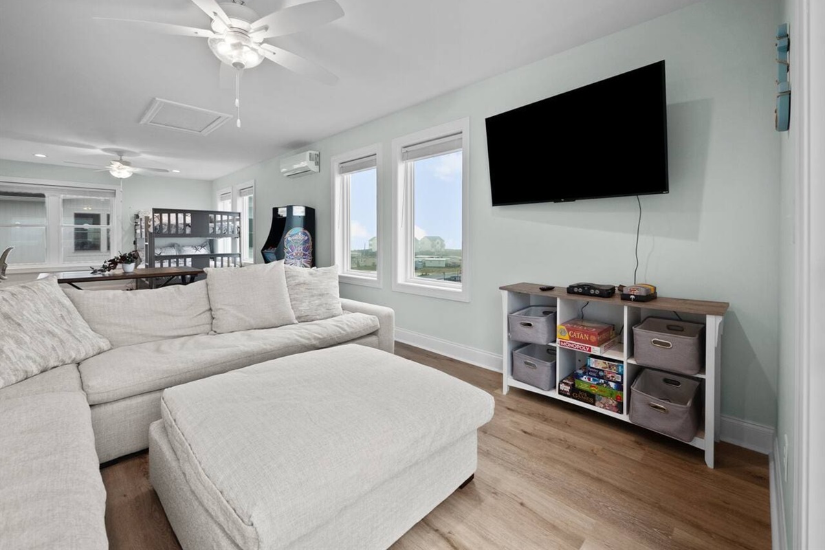 Third floor game room with 55" Roku TV