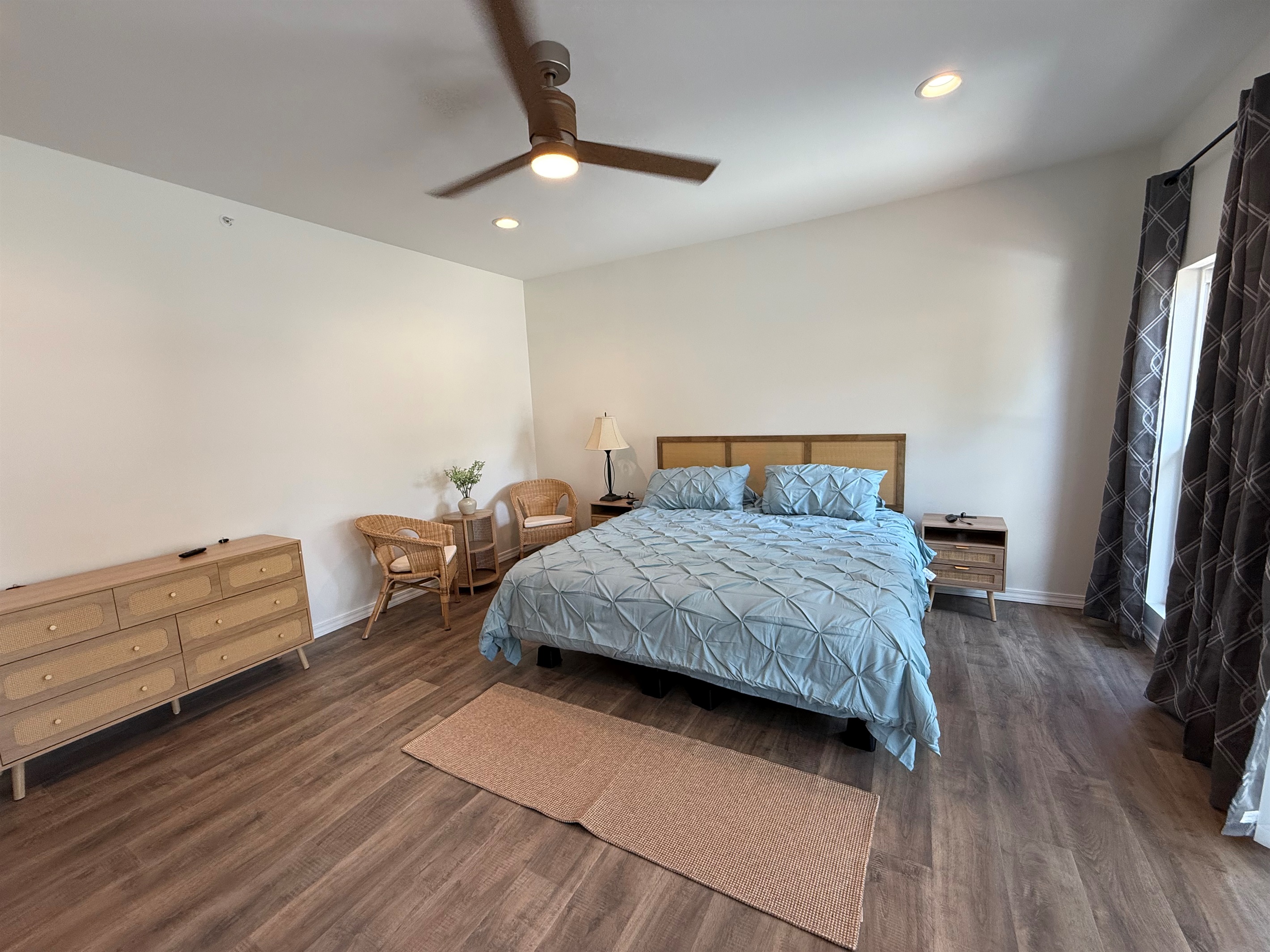 Master Bedroom comfortable with  adjustable split king bed