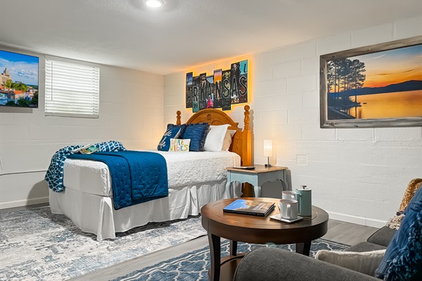 Sleep under the Ozark tree mural — Hot Springs Breakaway