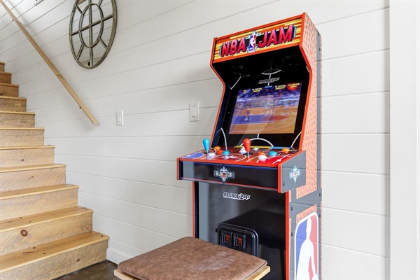 Deluxe 2-Player Arcade Machine with 3-iconic titles-NBA Jam, NBA Jam Tournament Edition, and NBA Hangtime. 