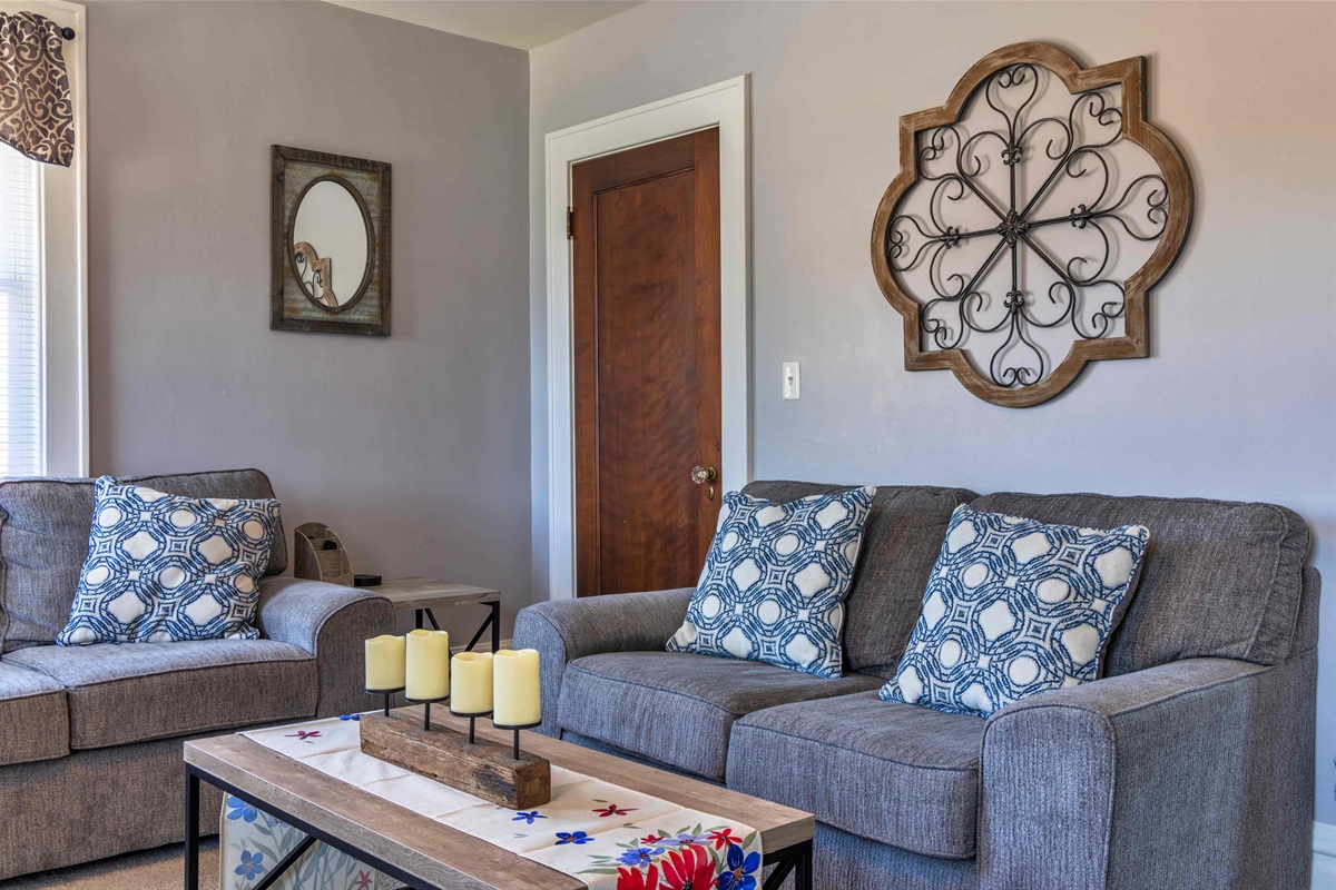 There is lots of natural light coming in from the windows!