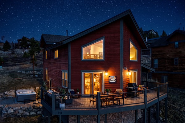 Enjoy this peaceful family retreat day and night.