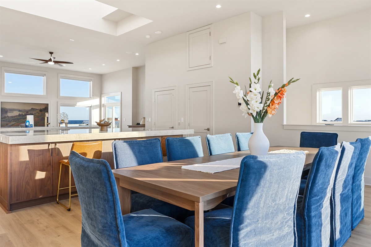 Room for everyone to enjoy their favorite eats | 4th floor