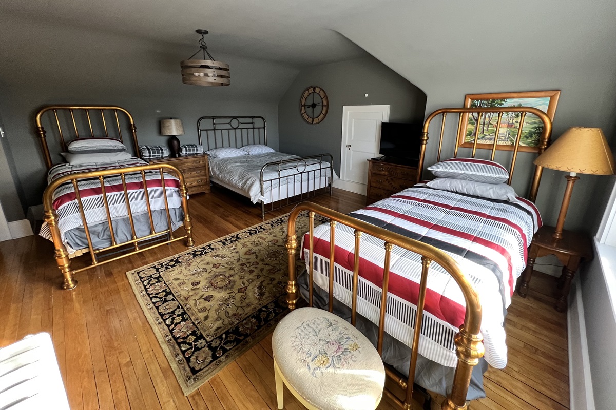 Coyote Cut Room (bedroom 6 of 6)