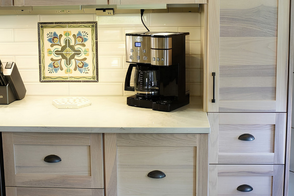 The farm house chef's gourmet is fully equipped with a coffee maker, coffee cups, small kitchen appliances, dishes, glassware, pots & pans and even an Instapot