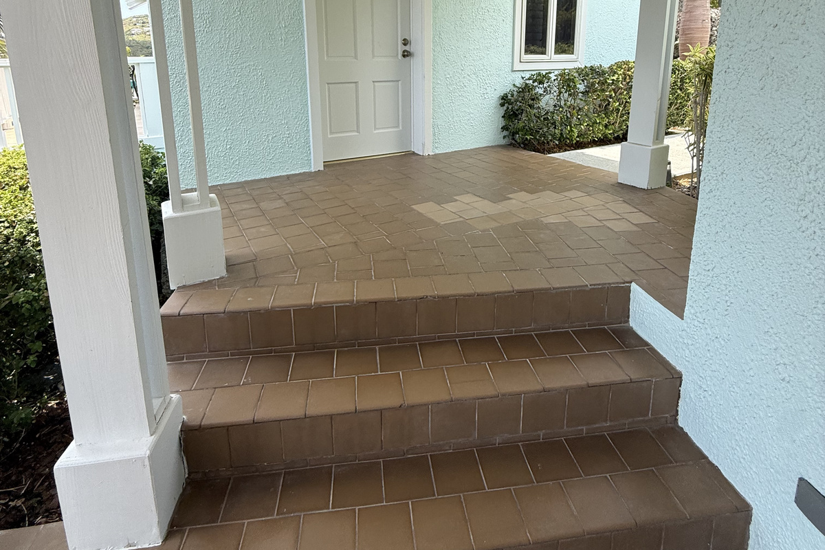 A charming walkway leading to another private guest retreat.
