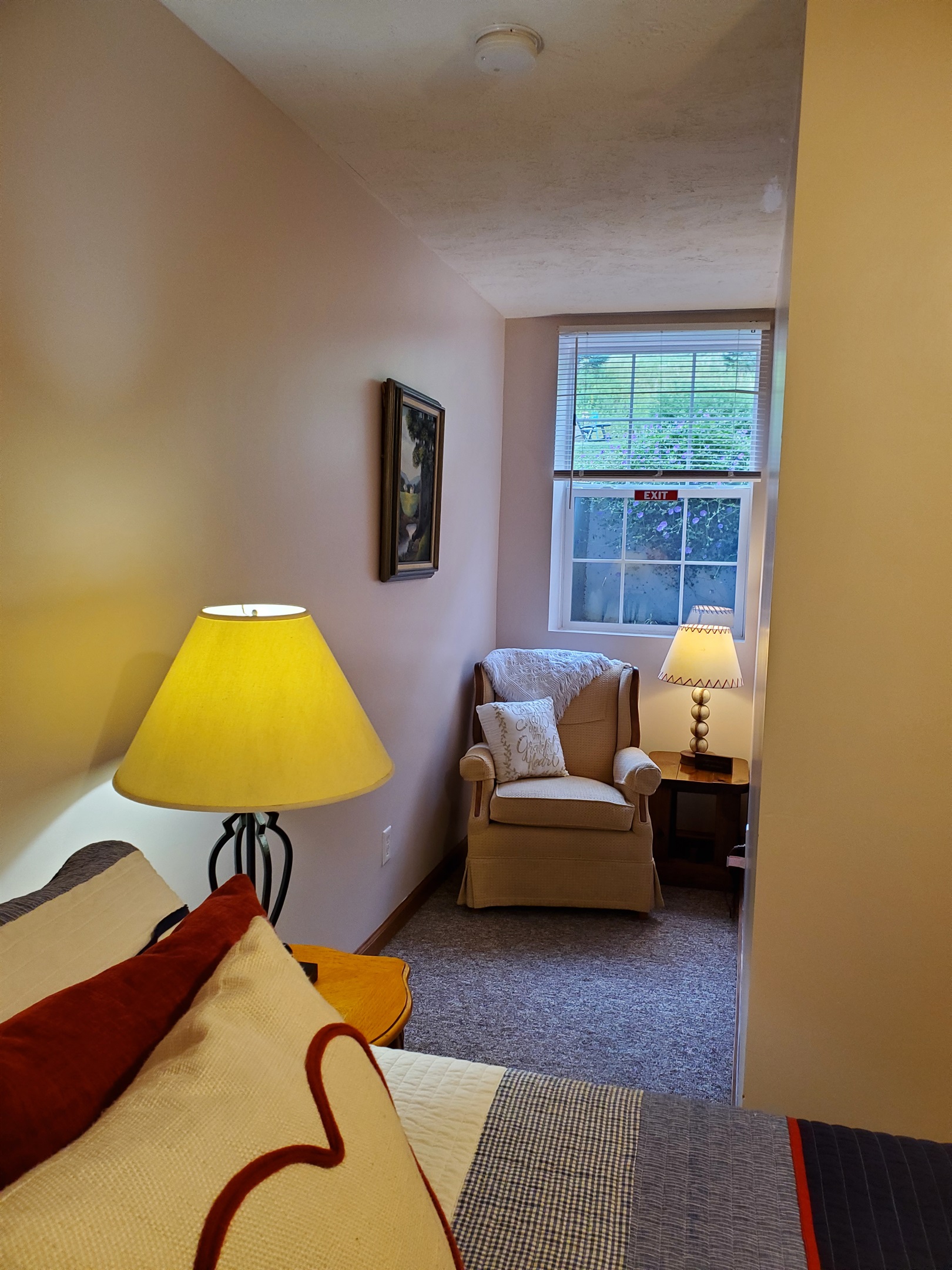 Queen bedroom sitting area