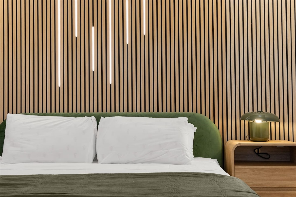 Master King Bed