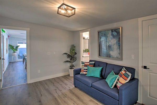 Sitting Area | Sleeper Sofa