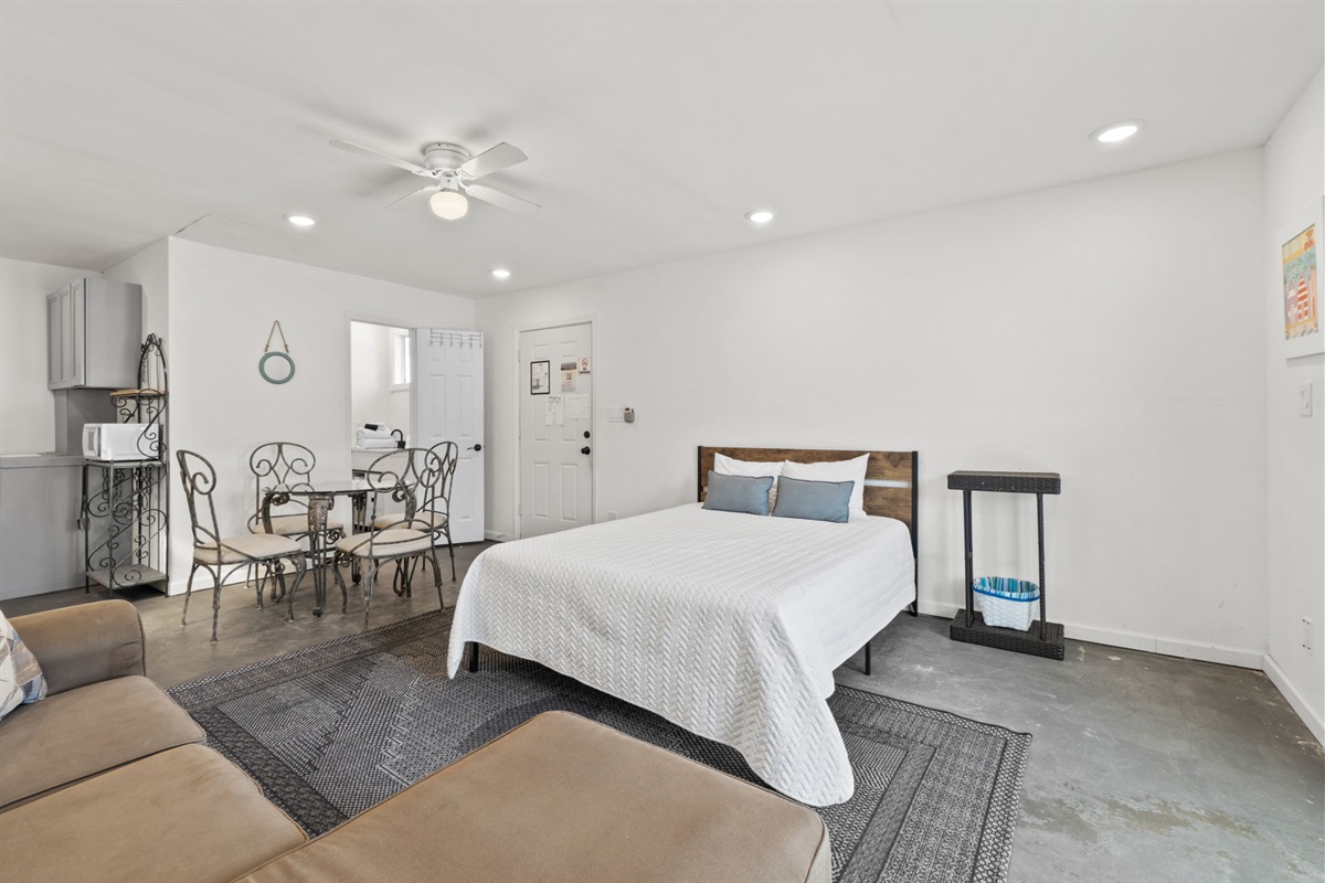 Detached Studio (3rd Bedroom with 2nd Bathroom)