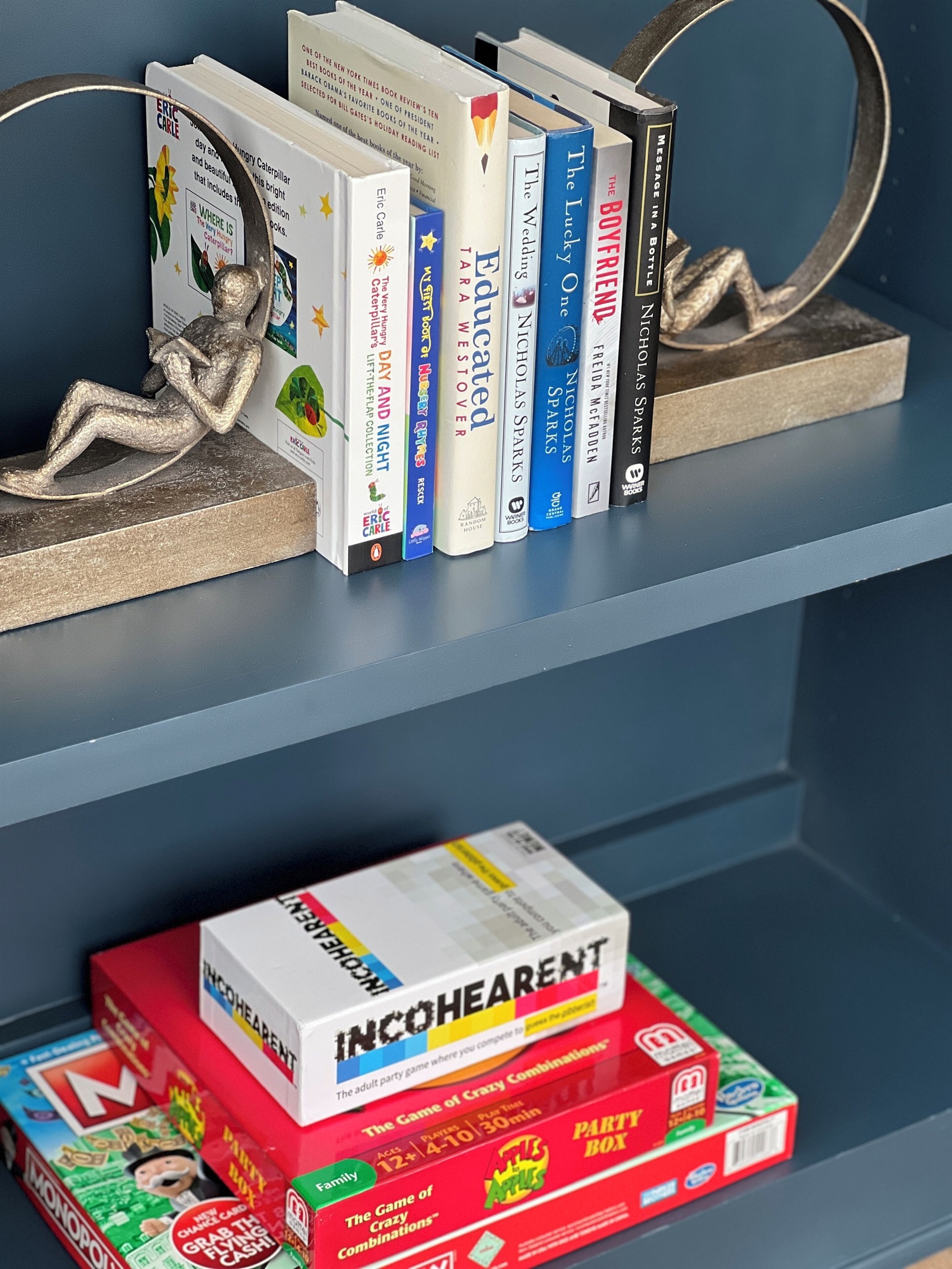 Puzzle table and board games for family bonding and quiet evenings.